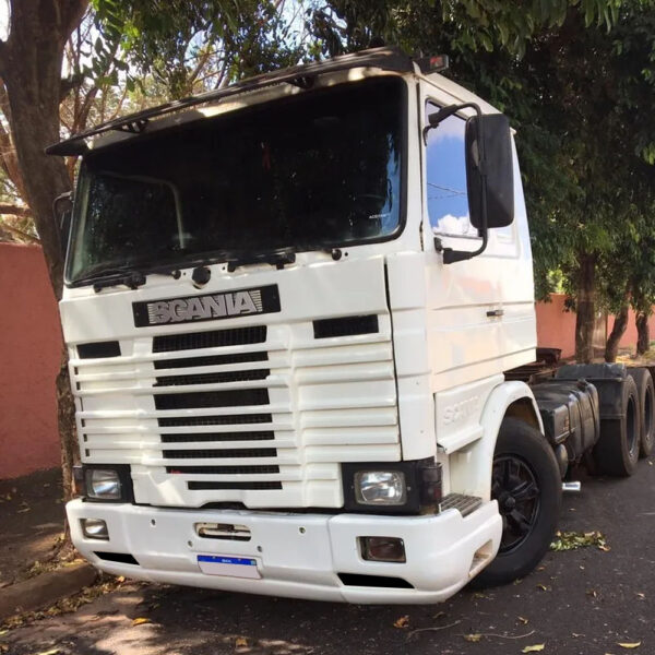 Capa Para-Choque em Fibra para Caminhão Scania R 112 / 142 Abertura Farol Superior e Inferior