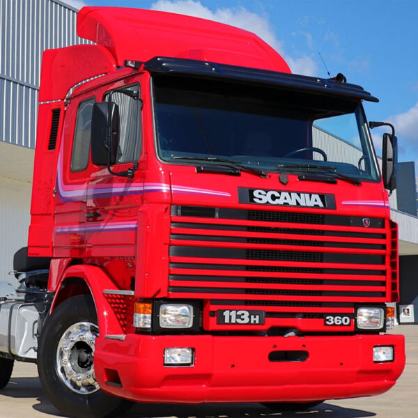Capa Para-Choque em Fibra para Caminhão Scania R 113 / 143 / P93 Abertura Farol Superior