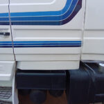 Saia Cabine em Fibra para Caminhão Scania T 112 / 113 / 142 / 143 Lado Esquerdo