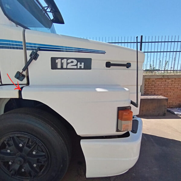 Para-Lama Capo em Fibra para Caminhão Scania T 112 / 113 / 142 / 143 Longo Lado Direito