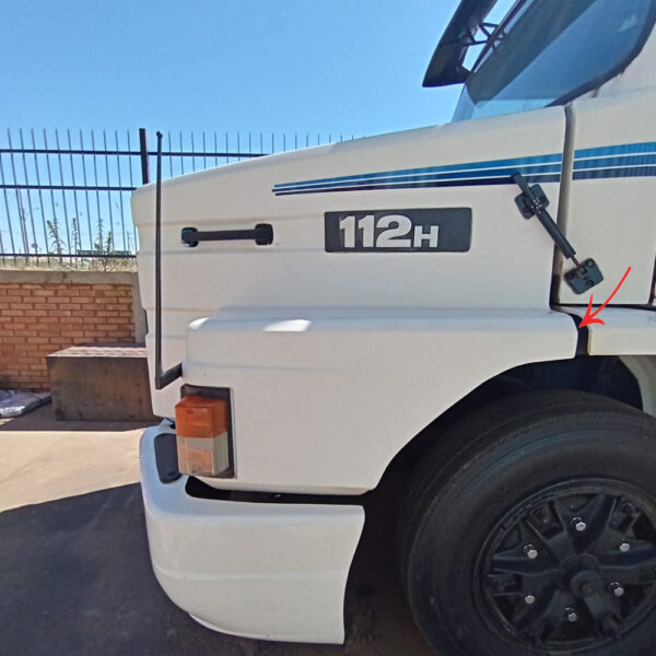 Para-Lama Capo em Fibra para Caminhão Scania T 112 / 113 / 142 / 143 Curto Lado Esquerdo
