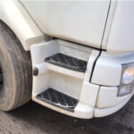 Estribo Cabine em Fibra Para Caminhão Volvo Vm Até 2014 Lado Direito com Sinaleira