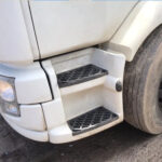 Estribo Cabine em Fibra Para Caminhão Volvo Vm Até 2014 Lado Esquerdo com Sinaleira