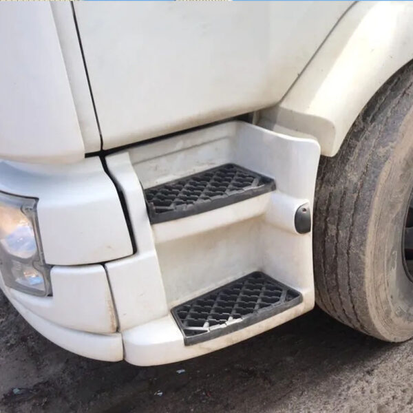 Estribo Cabine em Fibra Para Caminhão Volvo Vm Até 2014 Lado Esquerdo com Sinaleira