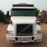 Bojo Farol em Fibra Para Caminhão Volvo NH 2000 á 2006 Lado Direito