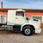 Saia Cabine Longa Em Fibra Para Caminhão Volvo NL Lado Direito