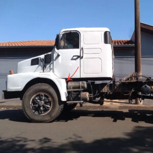 Para-Lama Cabine em Fibra para Caminhão Volvo N10 / N12 Turbo / Intercooler Lado Esquerdo