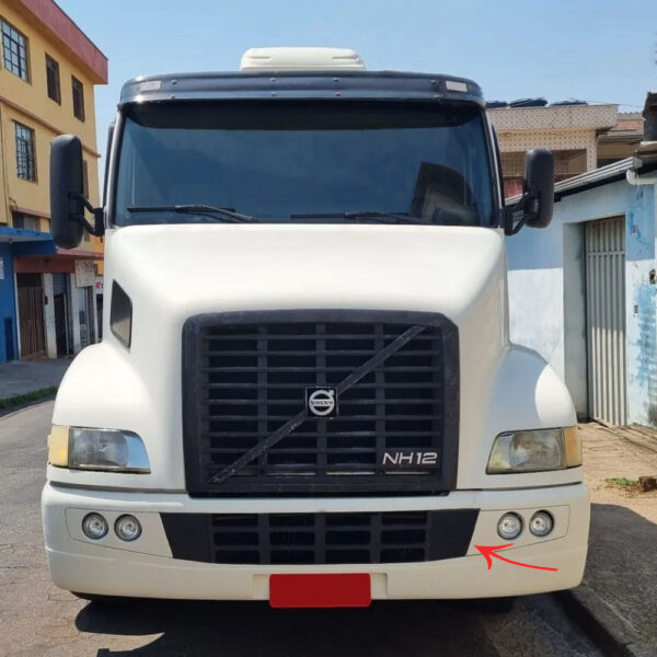 Tampa Rebocador Para-Choque Dianteiro Para Caminhão Volvo NH 2004 á 2006 Lado Esquerdo