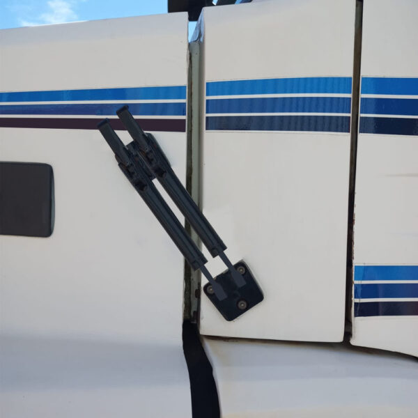 Gancho Trava Capô Dupla para Caminhão Scania T 112 113 142 143