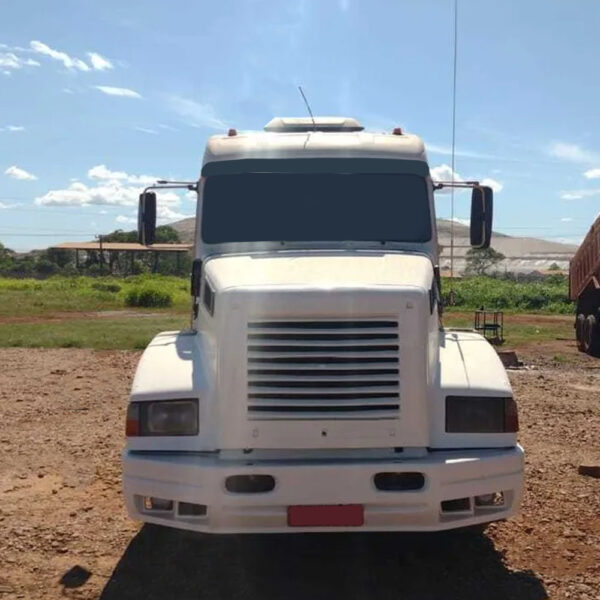 Grade Frontal Capo Em Fibra Para Caminhão Volvo NL - EDC Modelo Esportiva