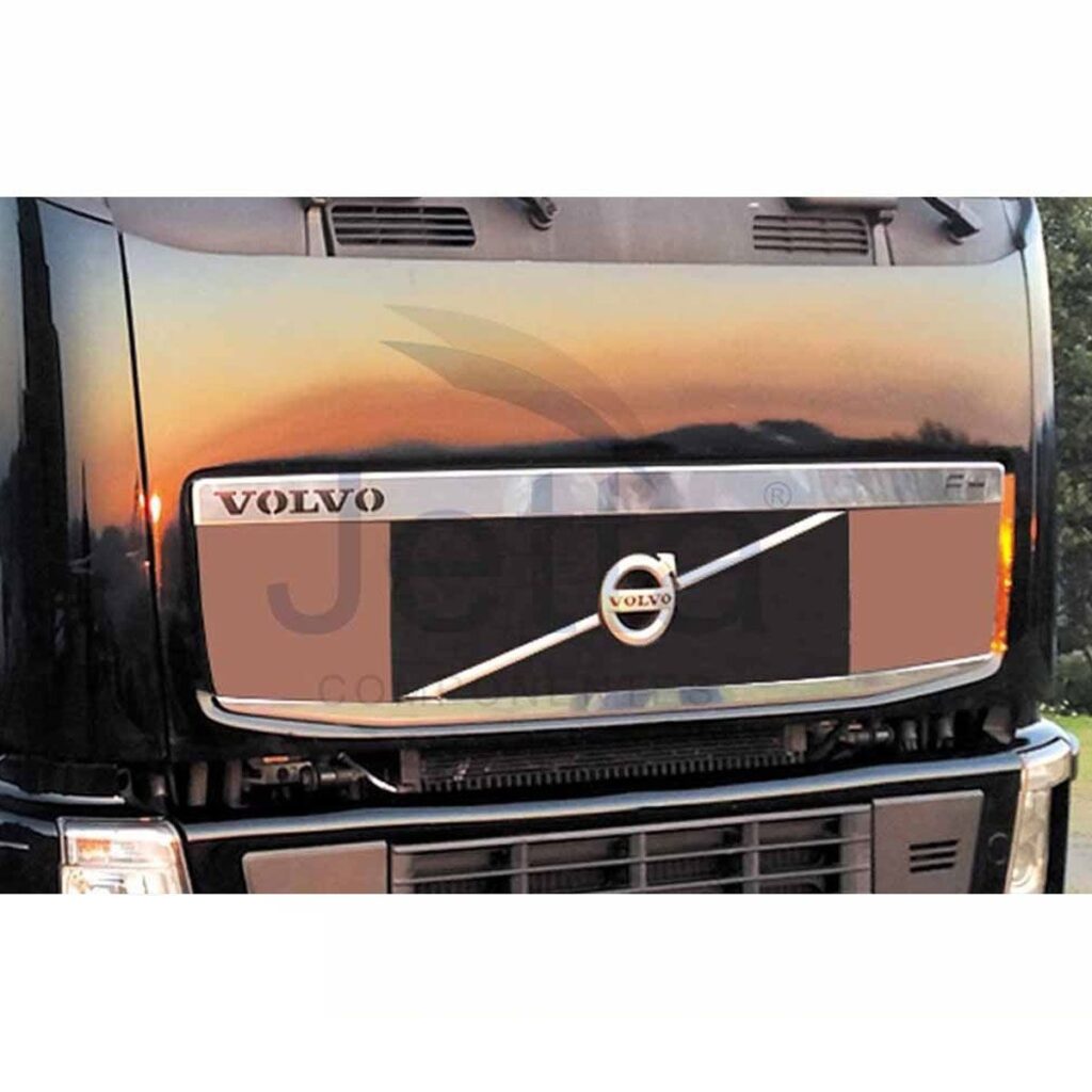 Jogo de Apliques em Inox da Grade Superior e Inferior Volvo FH Antigo