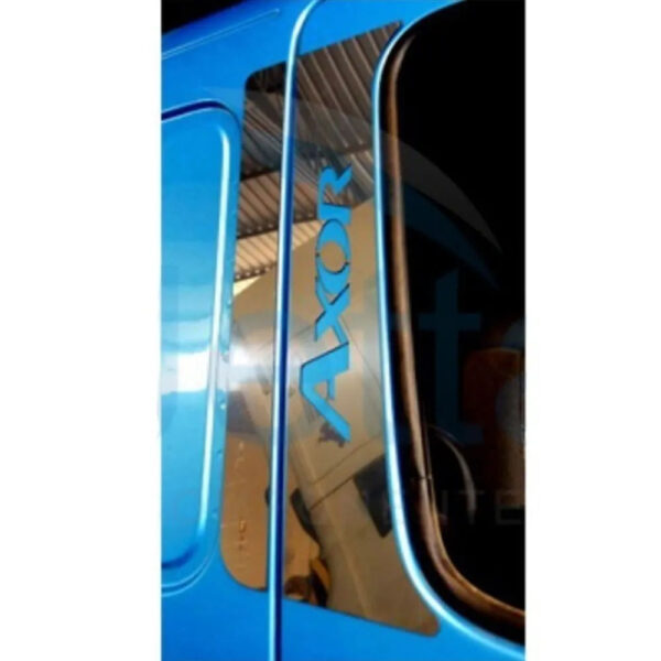 Aplique Inox Coluna da Porta para Caminhão Mb Axor - Escrita