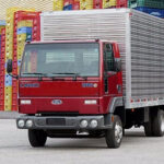 Para-Lama Superior Cabine para Caminhão Ford Cargo 712 814 815 816 915 Lado Direito