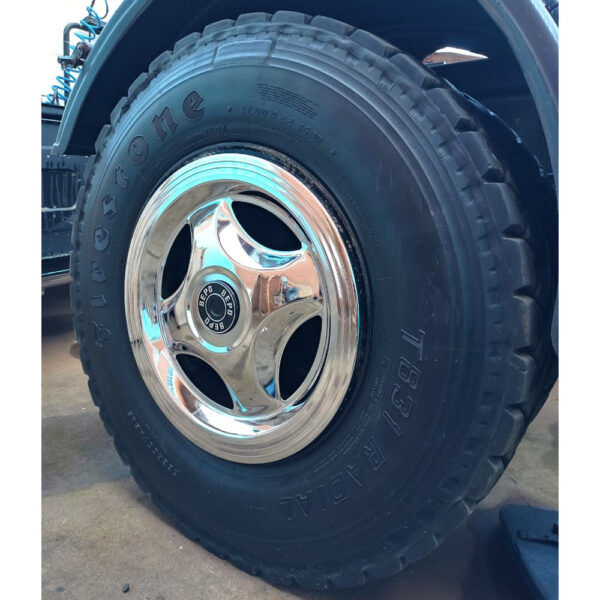 Par Calota Traseira Cromada 4 Pontas com Borda para Caminhão Aro 22,5