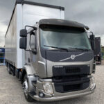 Par Acabamento Para-Choque para Volvo VM 2014 á 2019 Com abertura para Farolete
