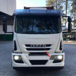 Tampa Acabamento Farol Lado Esquerdo para Caminhão Iveco Tector / Cursor 2009 á 2019