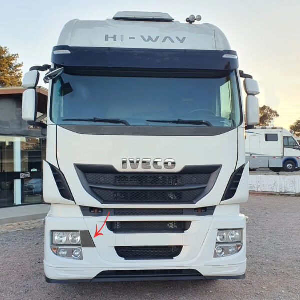 Tampa Acabamento Farol Lado Direito para Caminhão Iveco Hi-Way 2014 á 2020