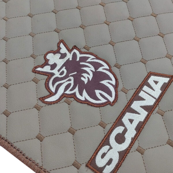 JOGO DE TAPETES LUXO EM COURO COURVIN MOSAICO COMPLETO CAMINHÃO