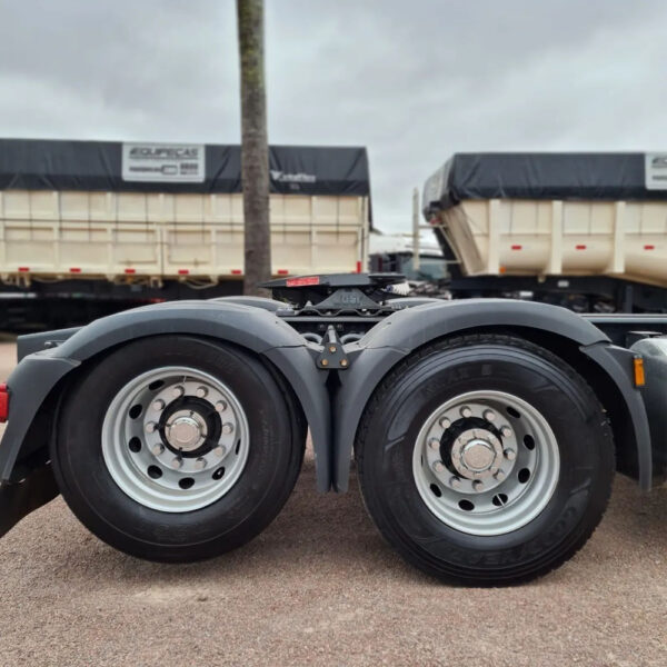 Par Centro Para-Lama Traseiro para Caminhão Daf CF / XF Com Presilhas