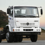 Par Tampa Acabamento Para-Choque para Caminhão Mb 914c / 1215 / 1718 / 2423 / 2726