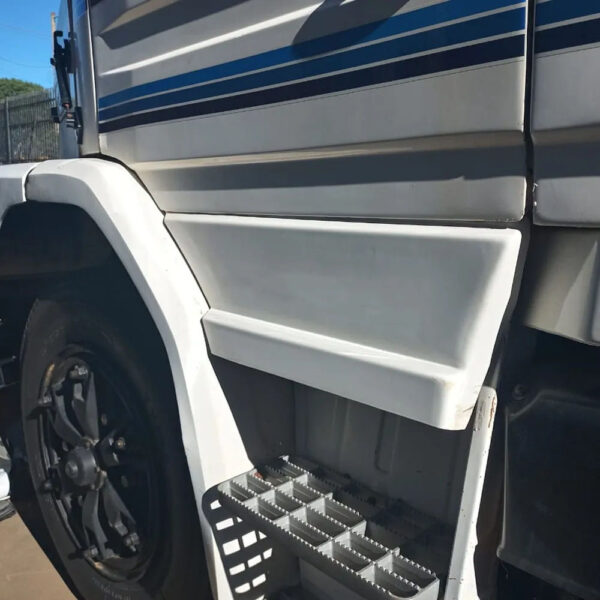 Par Tampa Estribo para Caminhão Scania T 112 / 113 / 142 / 143