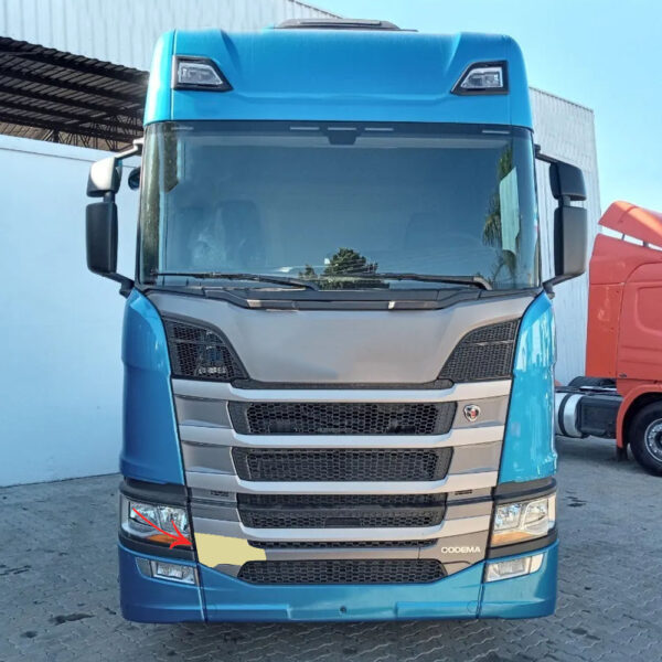 Acabamento Inferior Grade Frontal para Caminhão Scania NTG Após 2019 Lado Direito