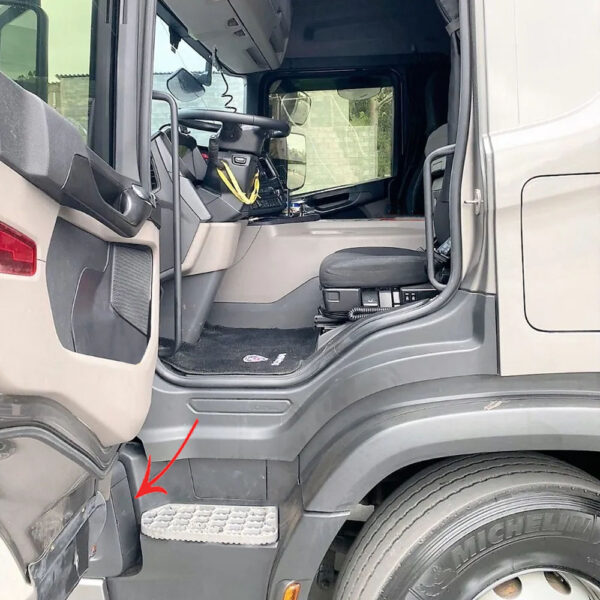 Tampa Acabamento Capa Farol para Caminhão Scania NTG Após 2019 Lado Direito