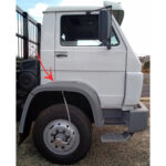 Estribo Para-Lama Cabine para Caminhão Vw Titan / Worker Lado Direito