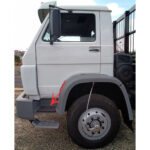 Pisante Superior Estribo Cabine para Caminhão Vw Titan / Worker Lado Esquerdo
