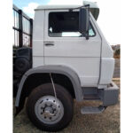 Estribo Para-Lama Cabine para Caminhão Vw Titan / Worker Lado Direito com Pisante