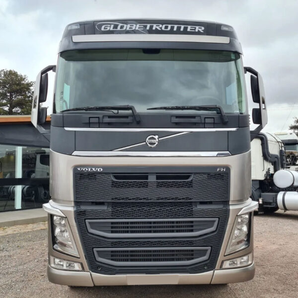 Chapa Proteção Farol para Caminhão Volvo Fh após 2015 Lado Direito