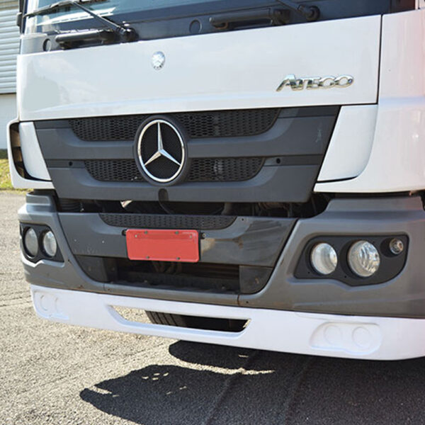 Spoiler Bigodinho para Caminhão MB Atego Para-Choque Estreito