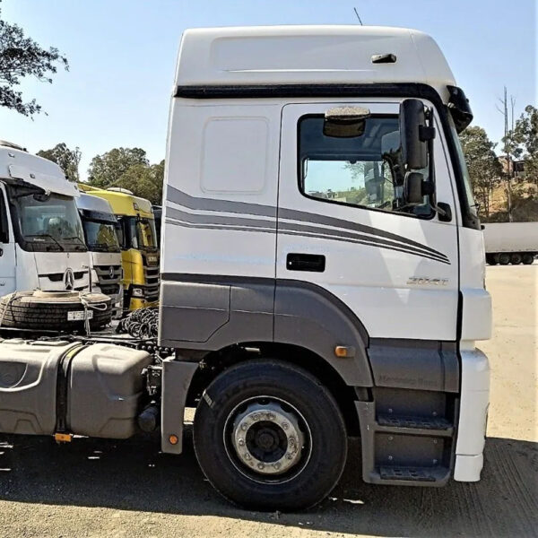 Estribo Inferior Cabine para caminhão Mb Axor Lado Direito