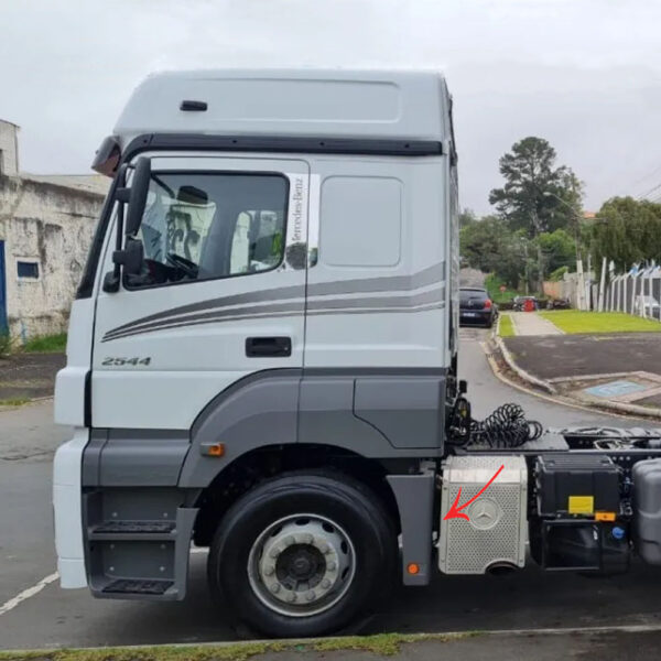 Para-Lama Traseiro Cabine para Caminhão Mb Axor Lado Esquerdo