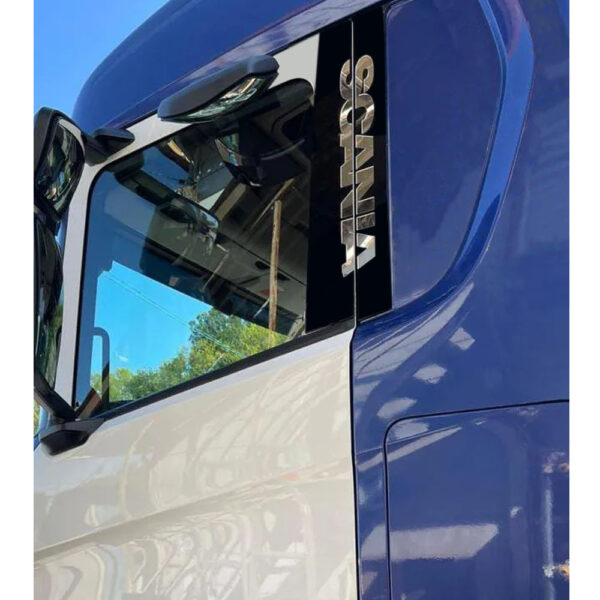 Aplique Coluna Porta para Caminhão Scania NTG Black Piano