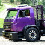 Suporte Antena Px Traseiro para Caminhão Vw Titan / Worker / Delivery Lado Esquerdo