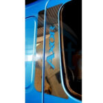 Aplique Inox Coluna da Porta para Caminhão Mb Axor - Escrita