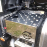 Acabamento Inox Tampa Caixa Bateria para Volvo Fh Após 2015