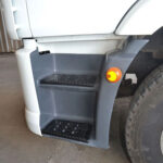Estribo Inferior Cabine para Caminhão Vw Constellation 2 Degraus Lado Esquerdo