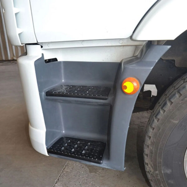 Estribo Inferior Cabine para Caminhão Vw Constellation 2 Degraus Lado Esquerdo
