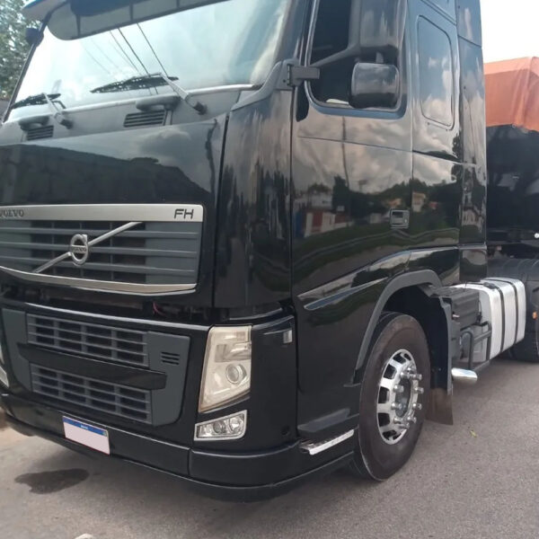 Par Tampa Estribo para Caminhão Volvo FH 2004 á 2014