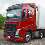 Par Tampa Estribo para Caminhão Volvo FH após 2015