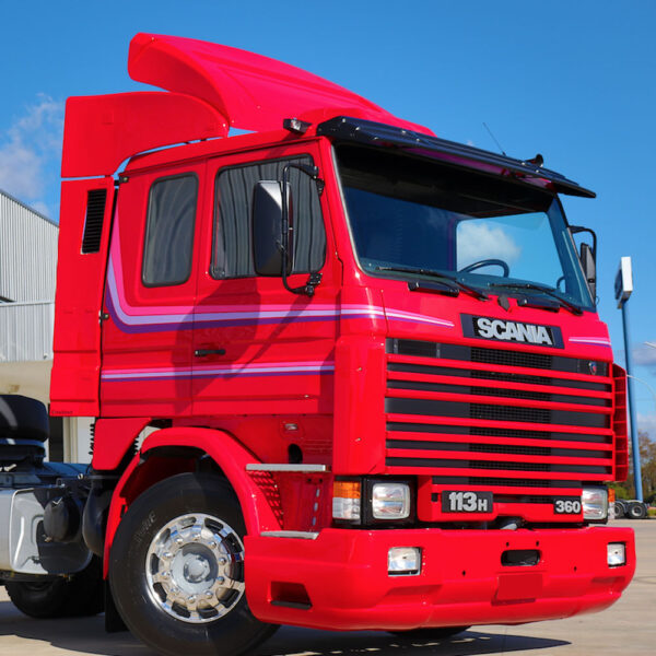 Emblema Completo da Grade Compatível com o Caminhão Scania 113 R