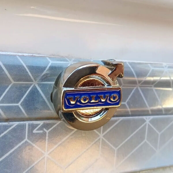Par de Parafuso Para Fixar Placa Caminhão Logomarca Volvo