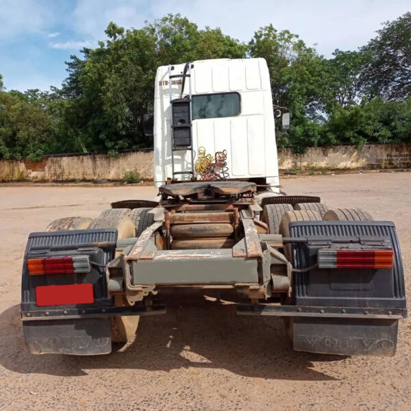 Par Meio Para-Lama Dianteiro Para Caminhão Volvo NL - EDC