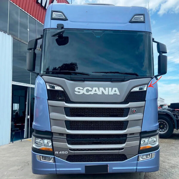 Farol Auxiliar Grade para Caminhão Scania NTG após 2020 Lado Esquerdo 2552711