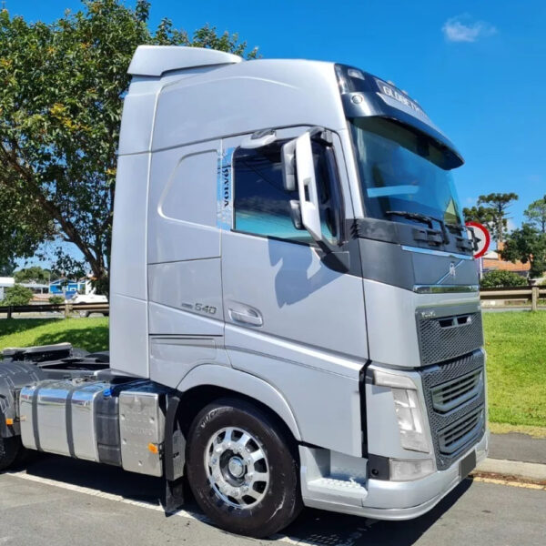 Par Alongador Para-lama para Caminhão Volvo FH após 2015
