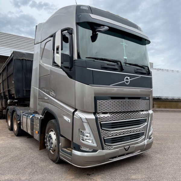 Capa Para-Choque Envolvente para Caminhão Volvo FH após 2022 Premium