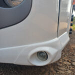 Par Aplique Farol Auxiliar para Caminhão Vw Constellation 3 Estribos