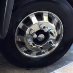 Par Sobre Tampa Cubo Cromada Dianteira para Caminhão Ford Cargo 3/4